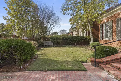Exterior - 450 Saint Andrews Dr, Jackson, MS 39211 photo 3 of 8