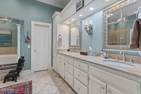 Bath - 450 Saint Andrews Dr, Jackson, MS 39211 photo 2 of 6
