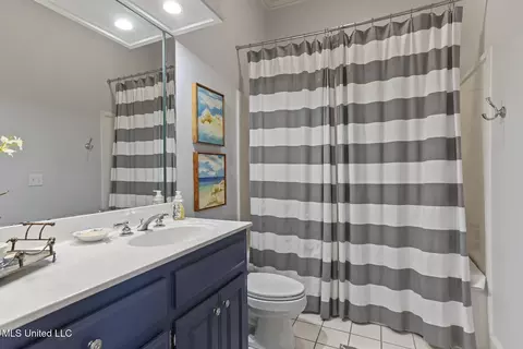 Bath - 450 Saint Andrews Dr, Jackson, MS 39211 photo 6 of 6