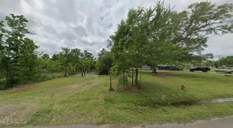 4107 20th Ave, Bay Saint Louis, MS 39520