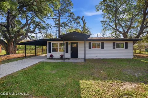 4628 Hilltop Dr, Ocean Springs, MS 39564