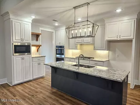 Kitchen - 234 Lost Oak Ln, Brandon, MS 39047 photo 1 of 1