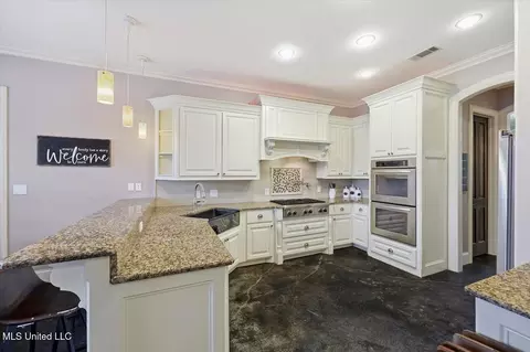 Kitchen - 116 Sky Meadow Rd, Flora, MS 39071 photo 2 of 3