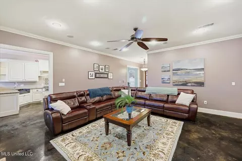 Living - 116 Sky Meadow Rd, Flora, MS 39071 photo 1 of 3