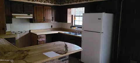 Entry Way - 121 Rogers Smith Rd, Lucedale, MS 39452 photo 1 of 3