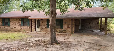 121 Rogers Smith Rd, Lucedale, MS 39452