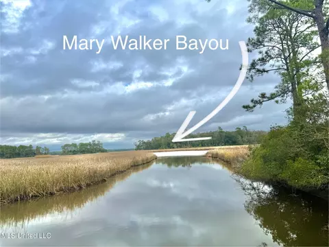 1208 De La Pointe Dr, Gautier, MS 39553