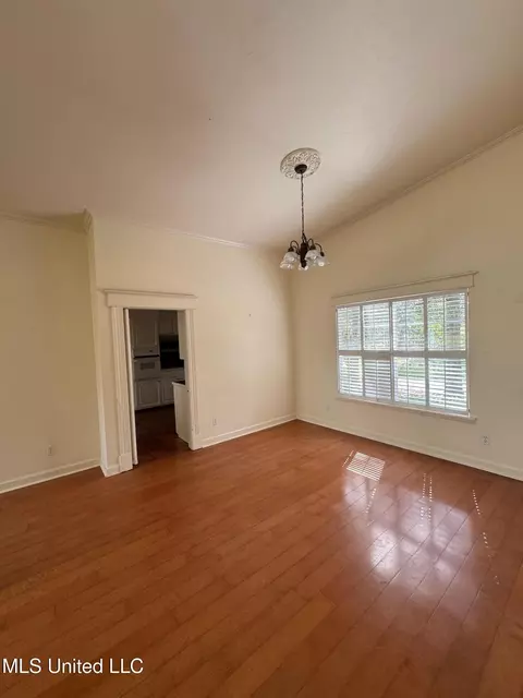 Living - 4624 Katherine Blvd, Jackson, MS 39211 photo 1 of 8