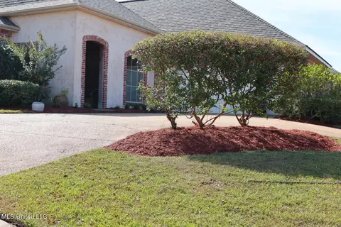 Exterior - 406 Providence Dr, Brandon, MS 39042 photo 5 of 6