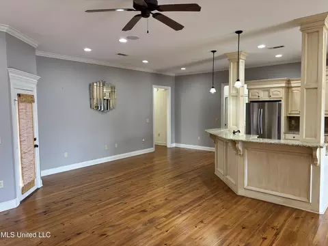 Living - 406 Providence Dr, Brandon, MS 39042 photo 1 of 2