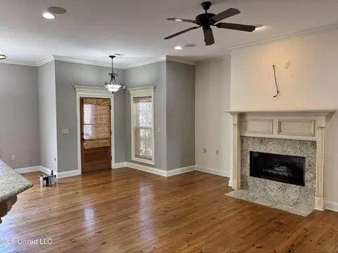 Living - 406 Providence Dr, Brandon, MS 39042 photo 2 of 2