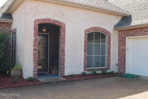 Exterior - 406 Providence Dr, Brandon, MS 39042 photo 2 of 6
