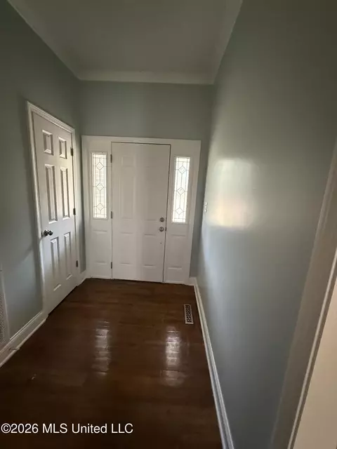 Entry Way - 5520 Ridgewood Rd, Jackson, MS 39211 photo 3 of 3