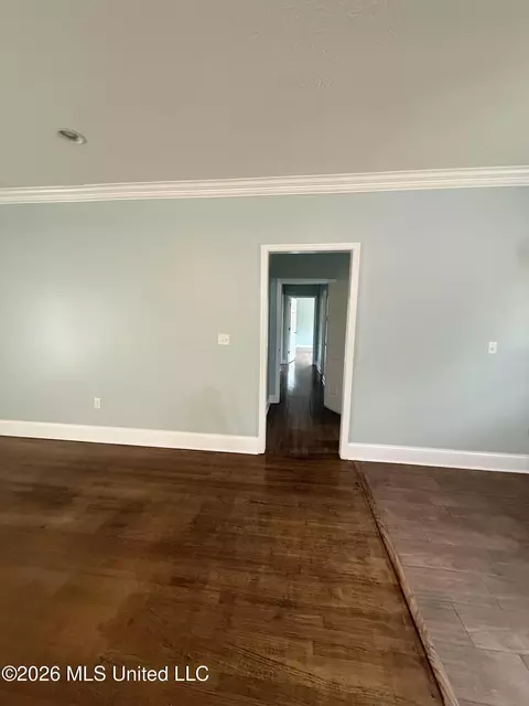 Entry Way - 5520 Ridgewood Rd, Jackson, MS 39211 photo 1 of 3