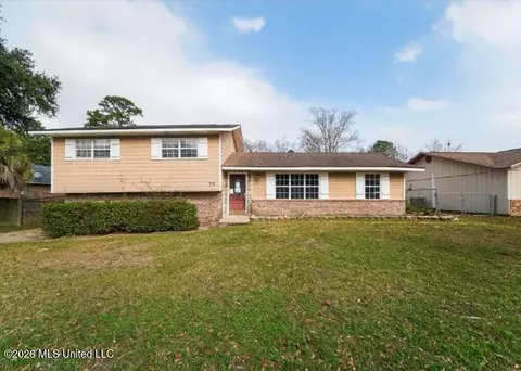 774 Sharon Hills Dr, Biloxi, MS 39532