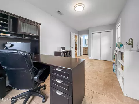 Other - 5255 Parkway Dr, Jackson, MS 39211 photo 4 of 7