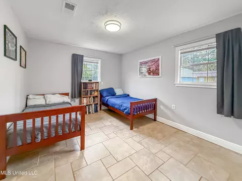 Bedroom - 5255 Parkway Dr, Jackson, MS 39211 photo 4 of 5