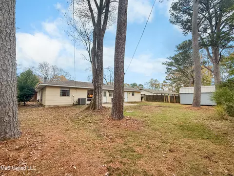 Exterior - 5255 Parkway Dr, Jackson, MS 39211 photo 3 of 3