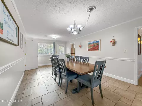 Dining - 5255 Parkway Dr, Jackson, MS 39211 photo 2 of 2