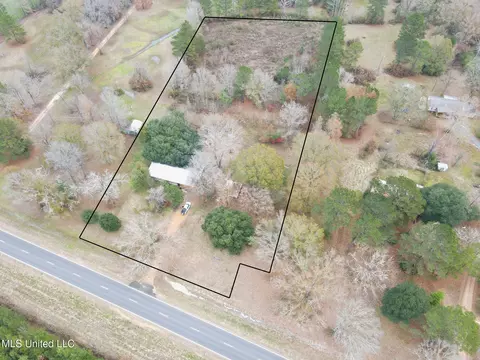6427 Highway 33, Roxie, MS 39661