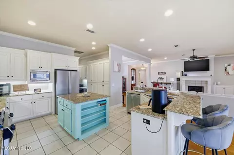 Kitchen - 204 Provonce Park, Brandon, MS 39042 photo 3 of 5