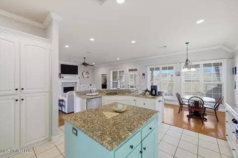 Kitchen - 204 Provonce Park, Brandon, MS 39042 photo 2 of 5
