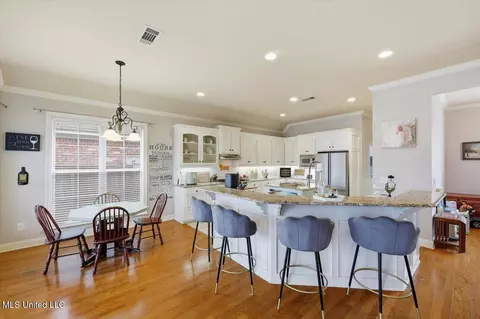 Kitchen - 204 Provonce Park, Brandon, MS 39042 photo 4 of 5