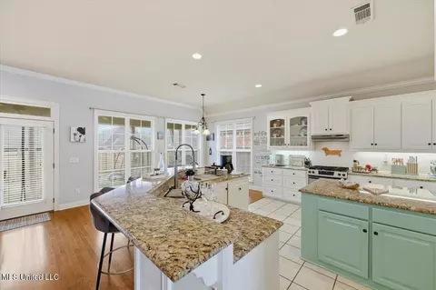 Kitchen - 204 Provonce Park, Brandon, MS 39042 photo 5 of 5