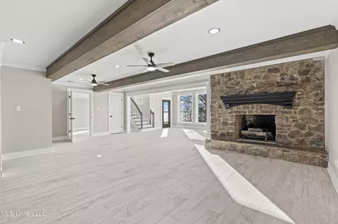 Living - 7726 Union Rd, Sardis, MS 38666 photo 2 of 4