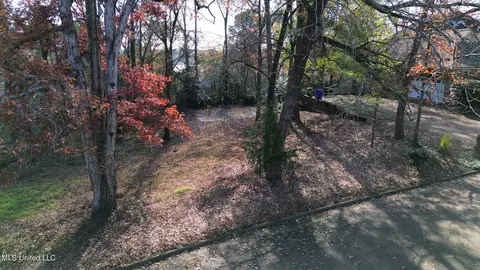 1927 N Petit Bois St, Jackson, MS 39216