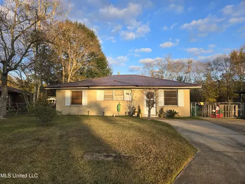 131 Tulip Ct, Gulfport, MS 39501