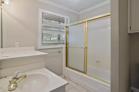 Bath - 151 Chapel Hill Rd, Flora, MS 39071 photo 1 of 11