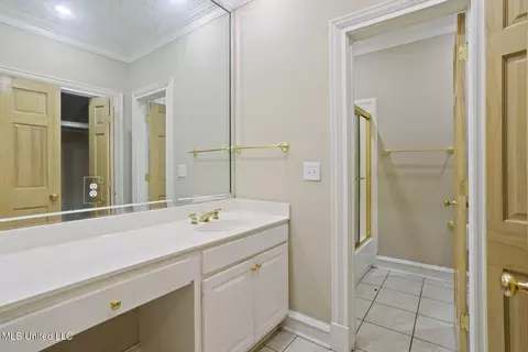 Bath - 151 Chapel Hill Rd, Flora, MS 39071 photo 2 of 11