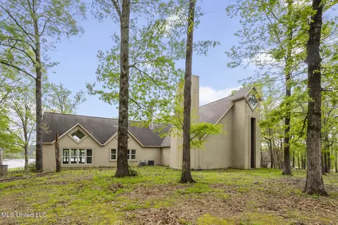 Exterior - 151 Chapel Hill Rd, Flora, MS 39071 photo 3 of 5