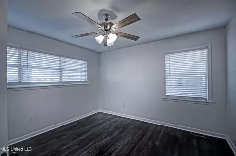 Bedroom - 667 Reddoch Dr, Jackson, MS 39211 photo 5 of 6