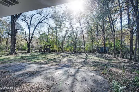 Exterior - 667 Reddoch Dr, Jackson, MS 39211 photo 3 of 3