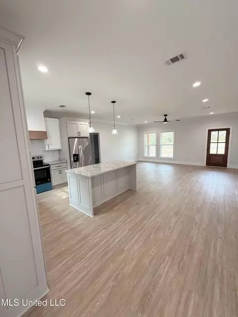 7258 Big Island Rd, Moss Point, MS 39562 photo 3