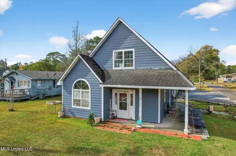 1435 Margie St, Waveland, MS 39576