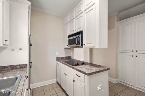 Kitchen - 36 S Crossings, Jackson, MS 39206 photo 1 of 1