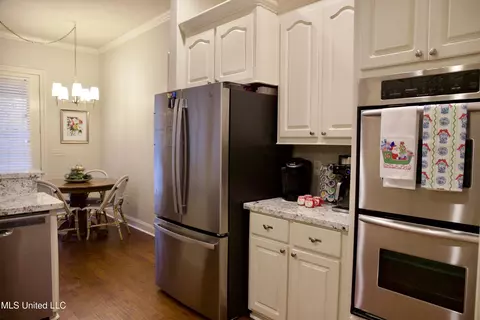 Kitchen - 628 Boxwood Pl, Madison, MS 39110 photo 1 of 4