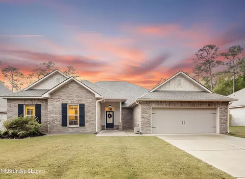 6995 Osprey Dr, Ocean Springs, MS 39564
