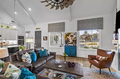 Living - 115 Paylors Way, Madison, MS 39110 photo 5 of 6