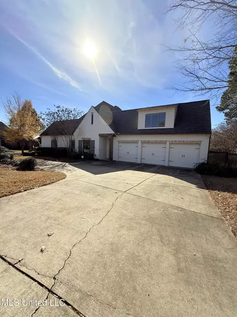 Exterior - 125 Vinca Dr, Madison, MS 39110 photo 4 of 12