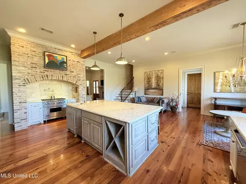 Kitchen - 125 Vinca Dr, Madison, MS 39110 photo 3 of 6