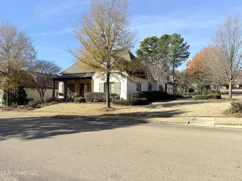 Exterior - 125 Vinca Dr, Madison, MS 39110 photo 3 of 12