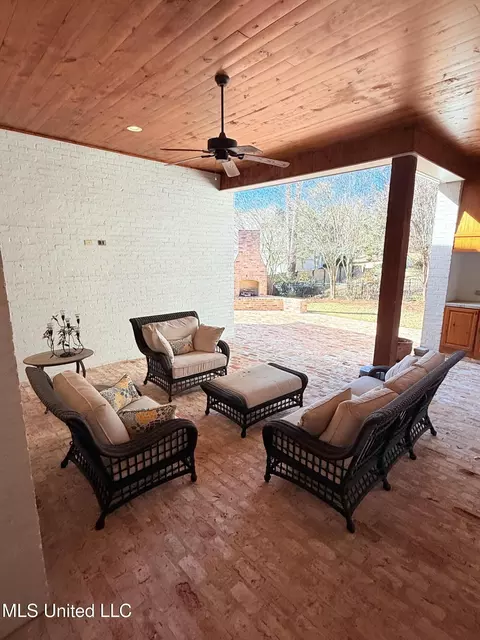 Exterior - 125 Vinca Dr, Madison, MS 39110 photo 10 of 12