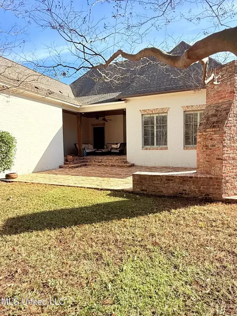 Exterior - 125 Vinca Dr, Madison, MS 39110 photo 7 of 12