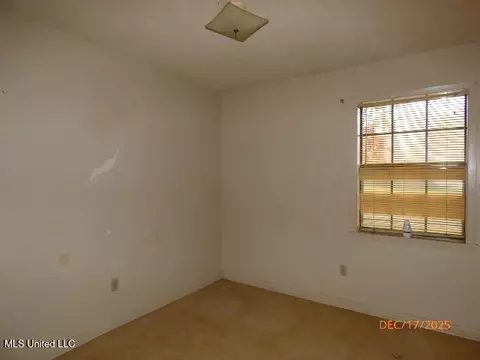 Bedroom - 87 W Wilderness Rd, Natchez, MS 39120 photo 1 of 3
