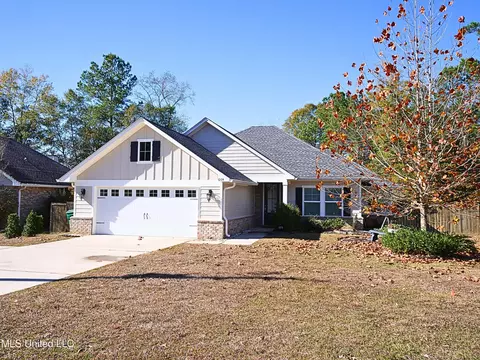 6414 Kiko St, Diamondhead, MS 39525