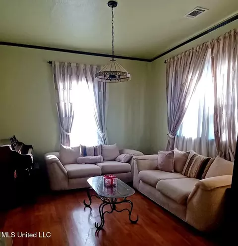 310 S Denver St, Jackson, MS 39209 photo 2